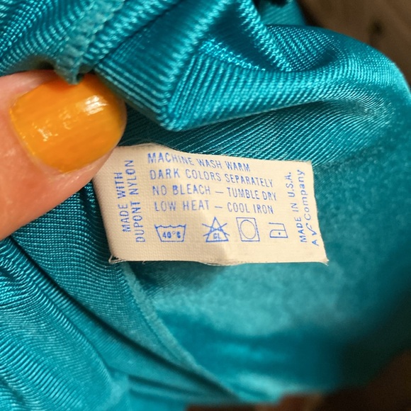 Vanity Fair long night gown - Picture 6 of 7